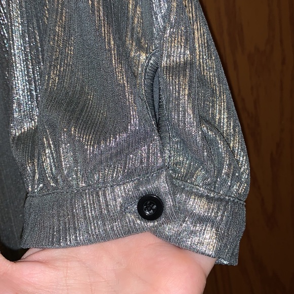 Rotita Boutique Iridescent & Shimmer Metallic Pleated Cold Shoulder Halter Top - Picture 10 of 16